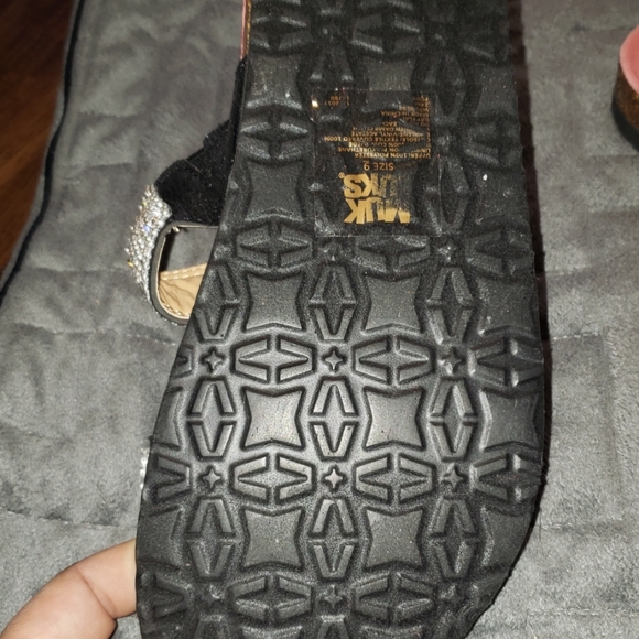 Sandals - Picture 4 of 4